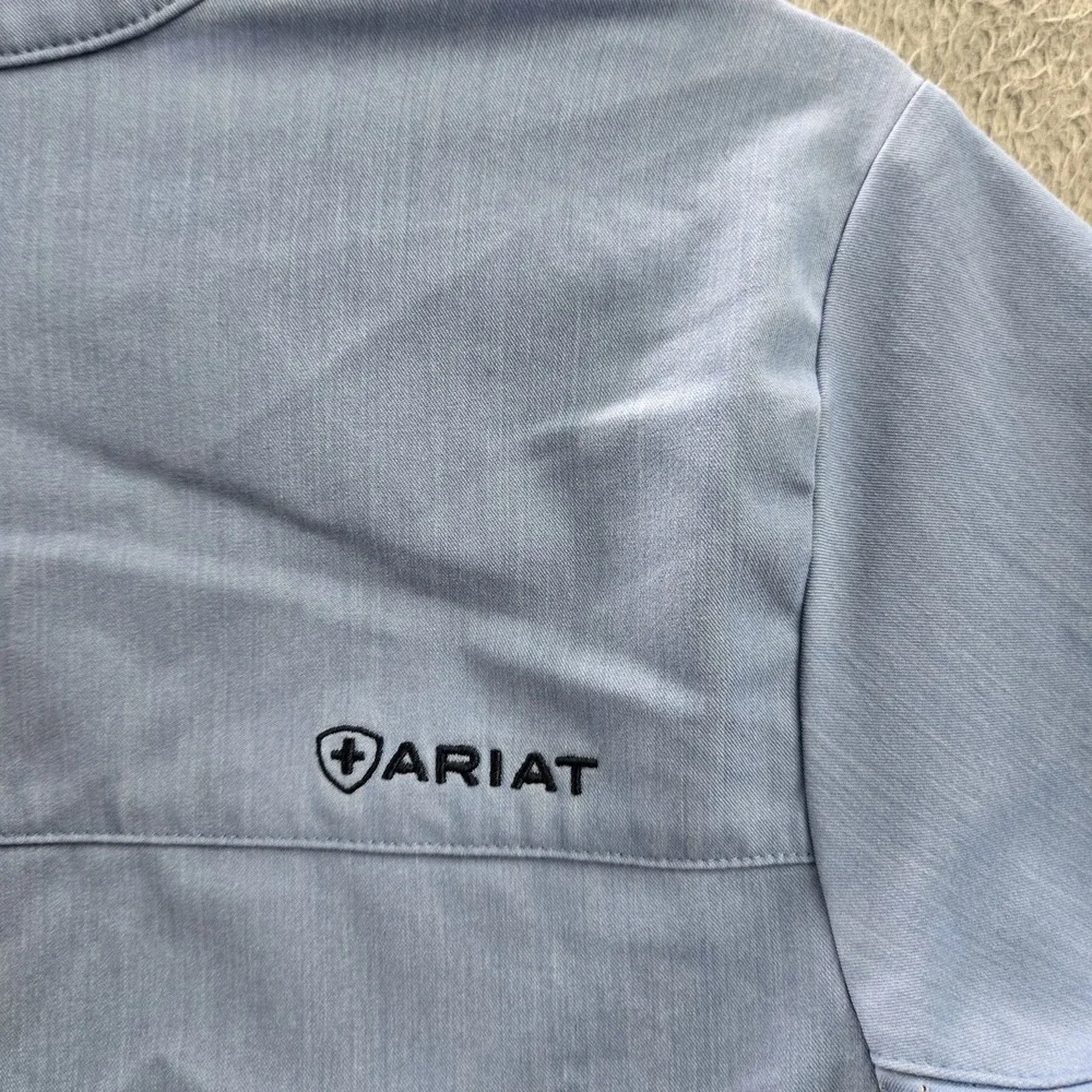 Ariat Women‎ Scrub Top XS Blue Logo Embroidery Nua Short Sleeve
